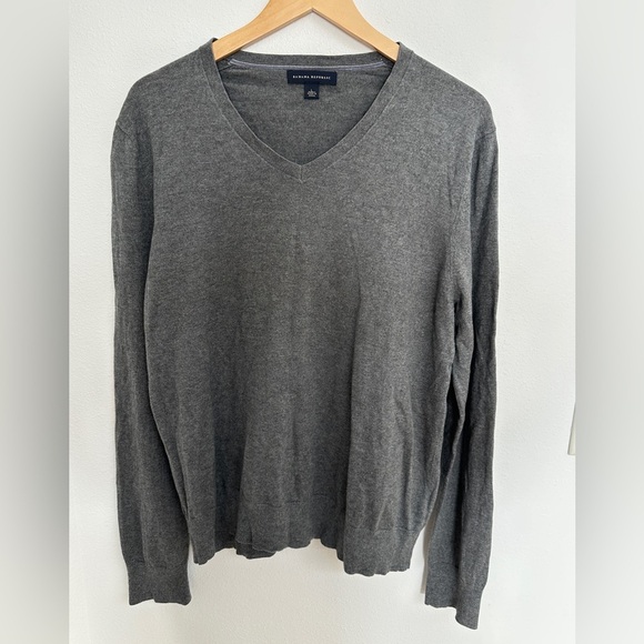 Banana Republic Other - Banana Republic grey v-neck size large.